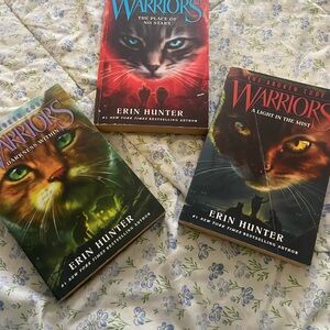WARRIOR CAT BROKEN CODE BOOK BUNDLE BY ERIN HUNTER! Children’s books